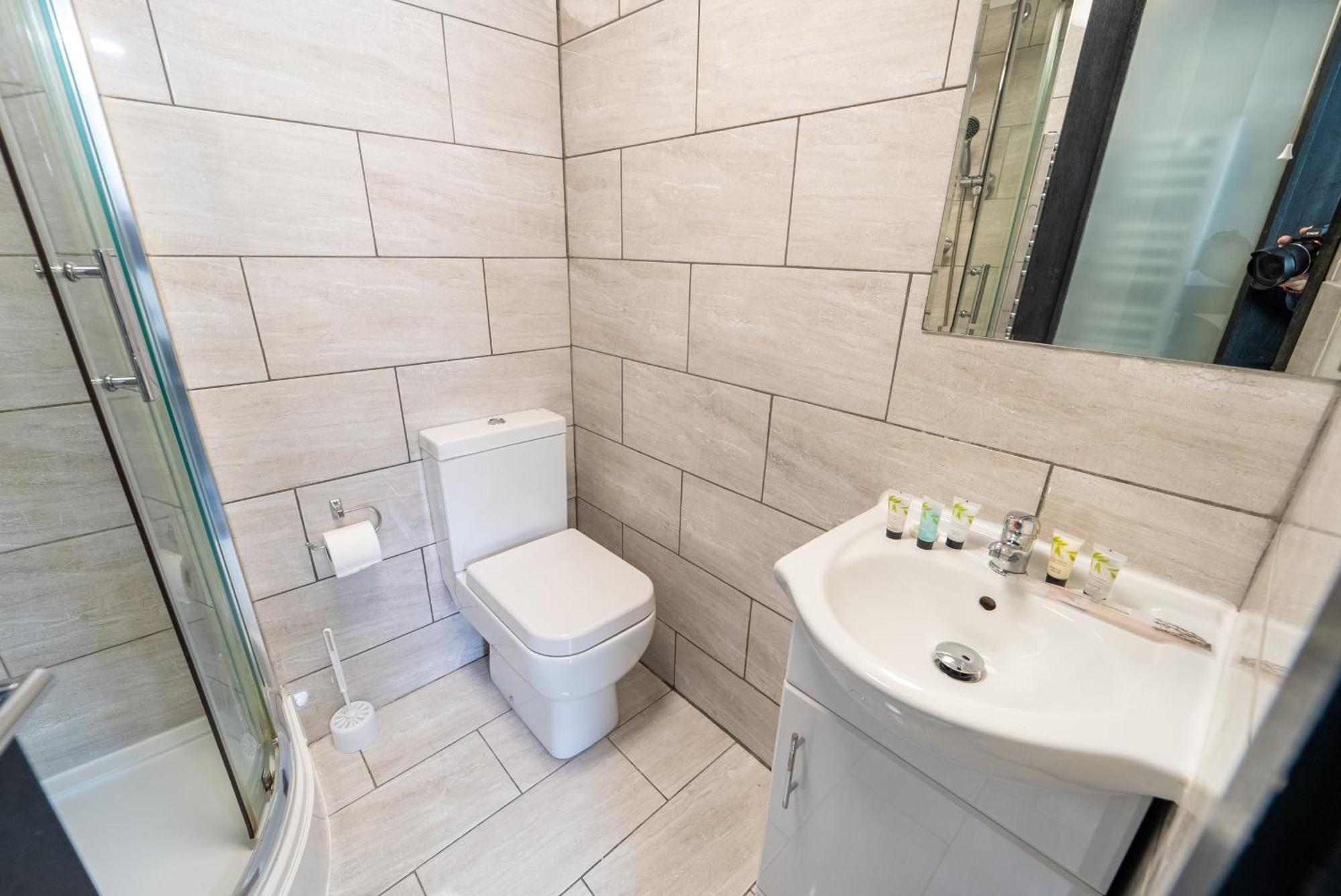 Staysa Equipped Studios Near Qe And Uob In Guesthouse Close To The City! Birmingham Værelse billede