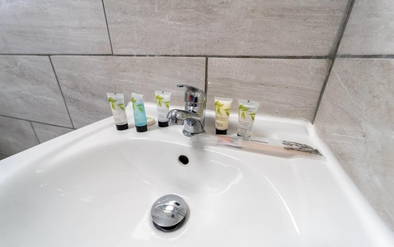 Staysa Equipped Studios Near Qe And Uob In Guesthouse Close To The City! Birmingham Eksteriør billede